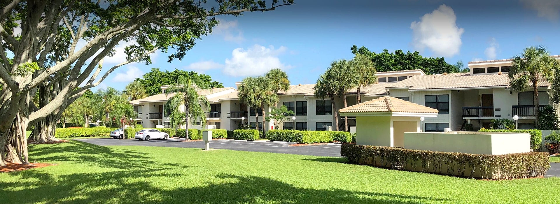 Lakewood Gardens, Boca West's mid rise Garden Homes