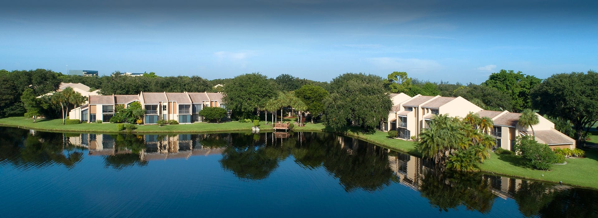 Pinelake townhomes with garden, lake and golf course views