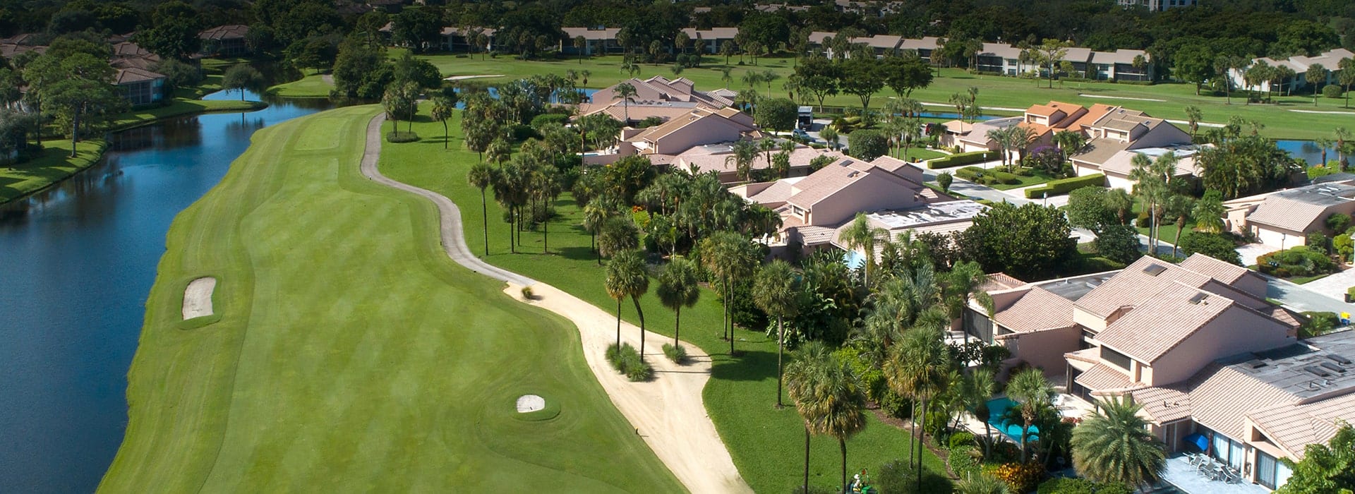 Planters Point attached townhomes with private pools along the golf course